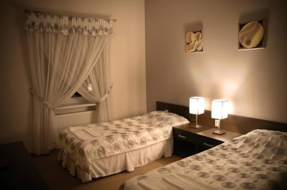 Hotel Chrobry Łęczyca Esterno foto