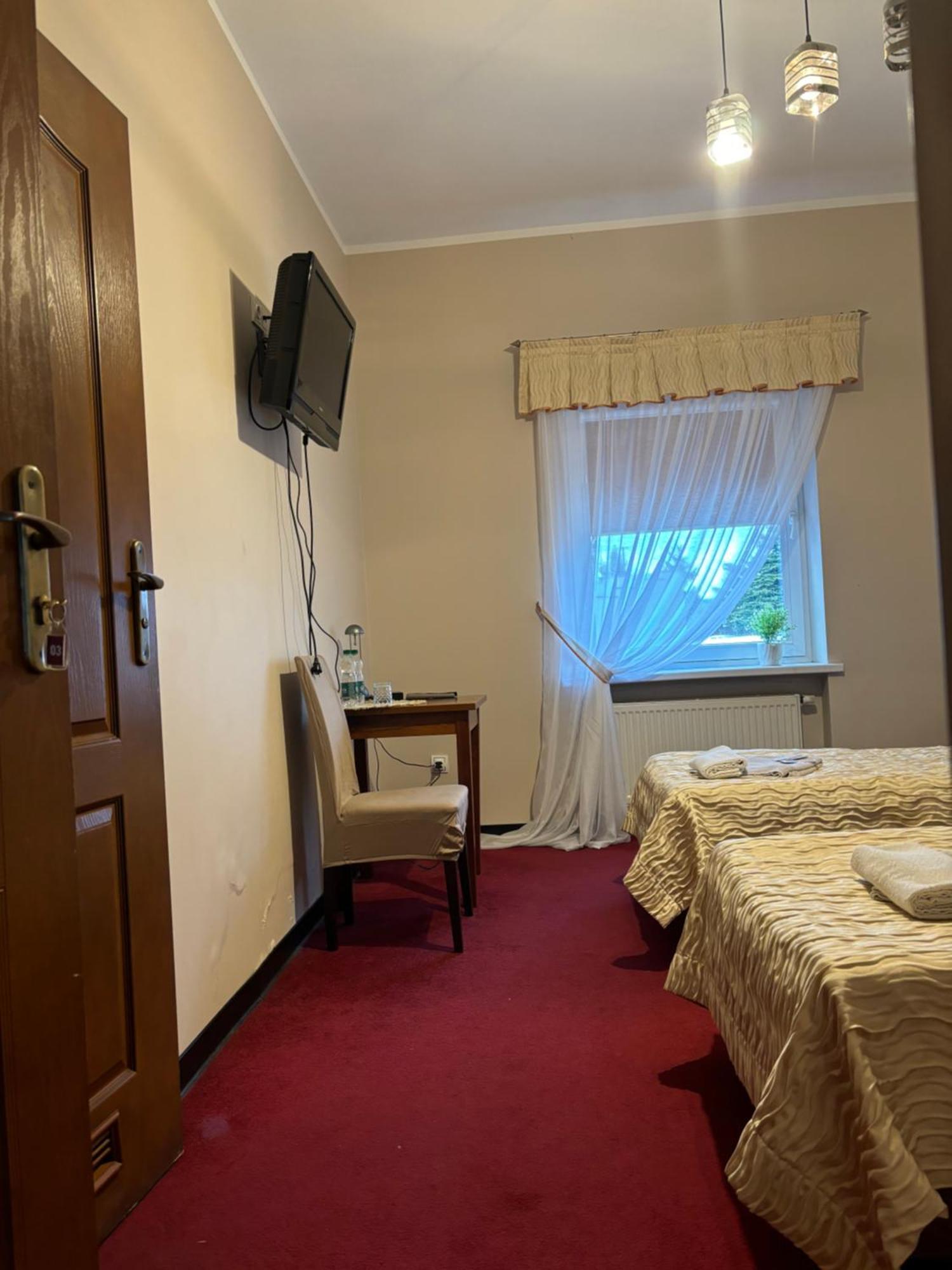 Hotel Chrobry Łęczyca Esterno foto