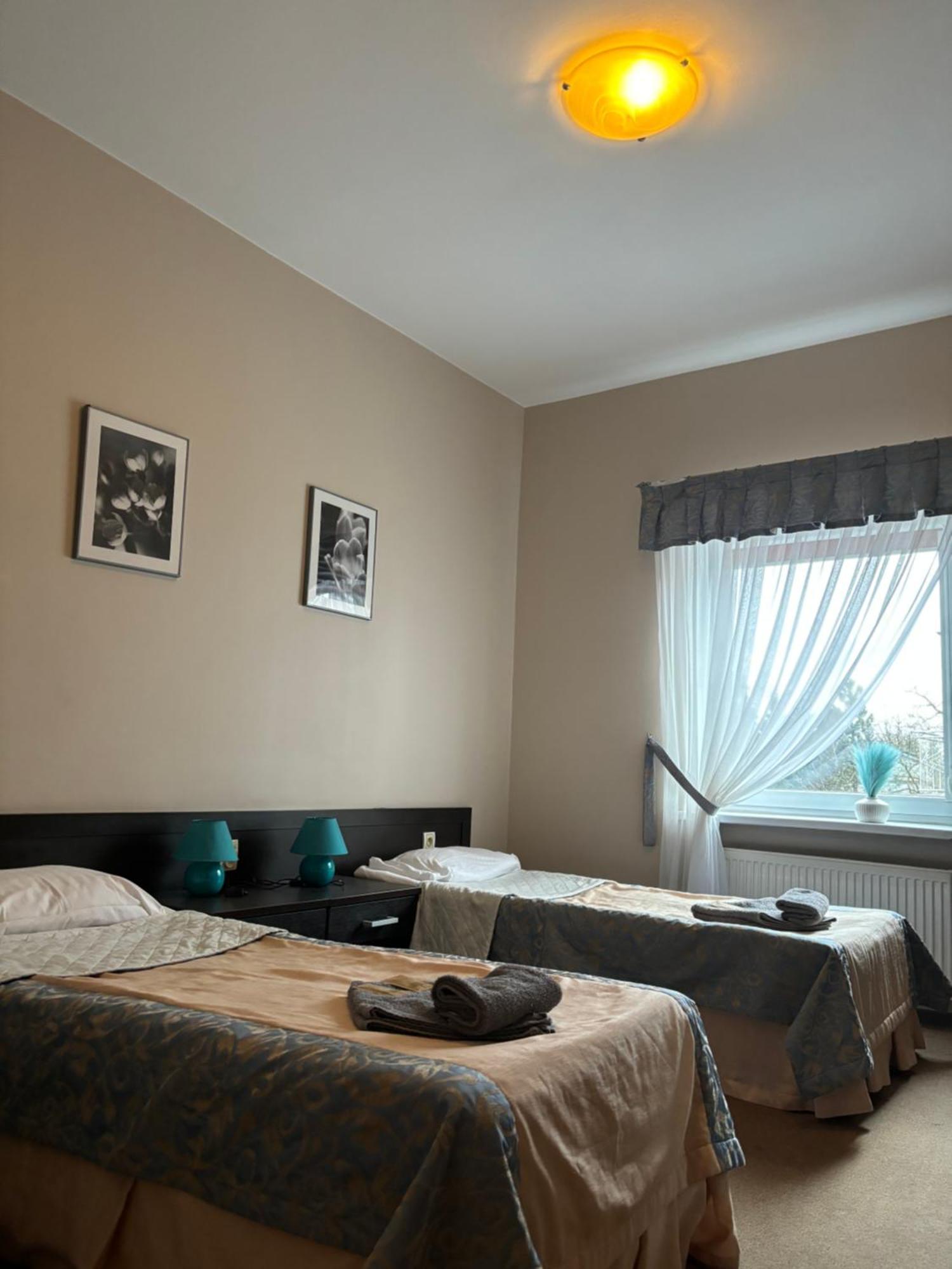 Hotel Chrobry Łęczyca Esterno foto